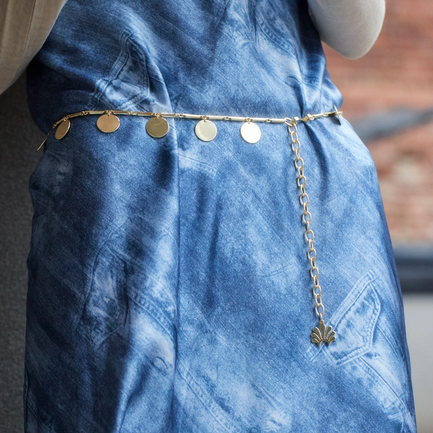 GOLD MEDALLION CHARM CHAIN BELT 2 GOLD MEDALLION CHARM CHAIN BELT - Image 2