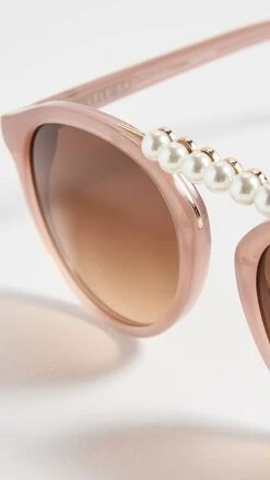 Lele Sadoughi Pearl Courtside Sunglasses -Lele Sadoughi Shop leles307371e0ef 1669828309683 2 0. UX357 QL90